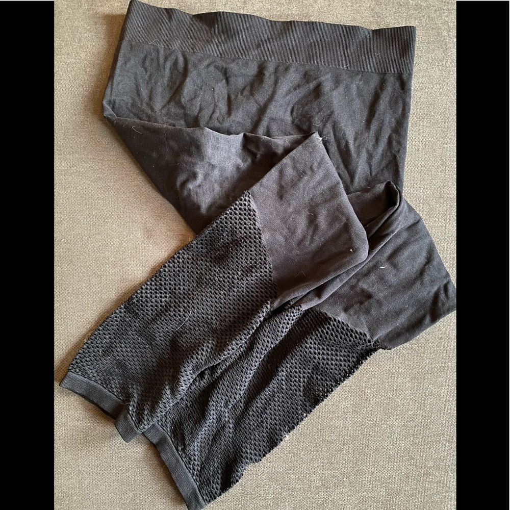 Xersion - Black Stretch Workout Tights w/ Netting